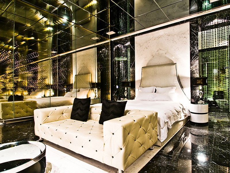 玻璃時尚風　｜MORE+｜