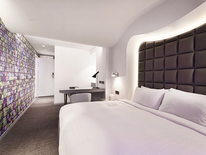 標準雙人房（一大床）　｜MORE+｜